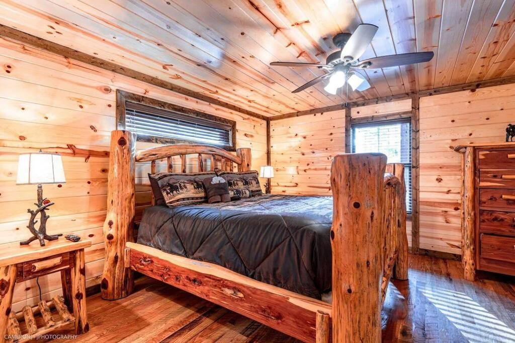 Iron Horse Lodge Sleeps 18, Games, Fire Pit, Hot Tub, Ev, More Брокен-Боу Экстерьер фото