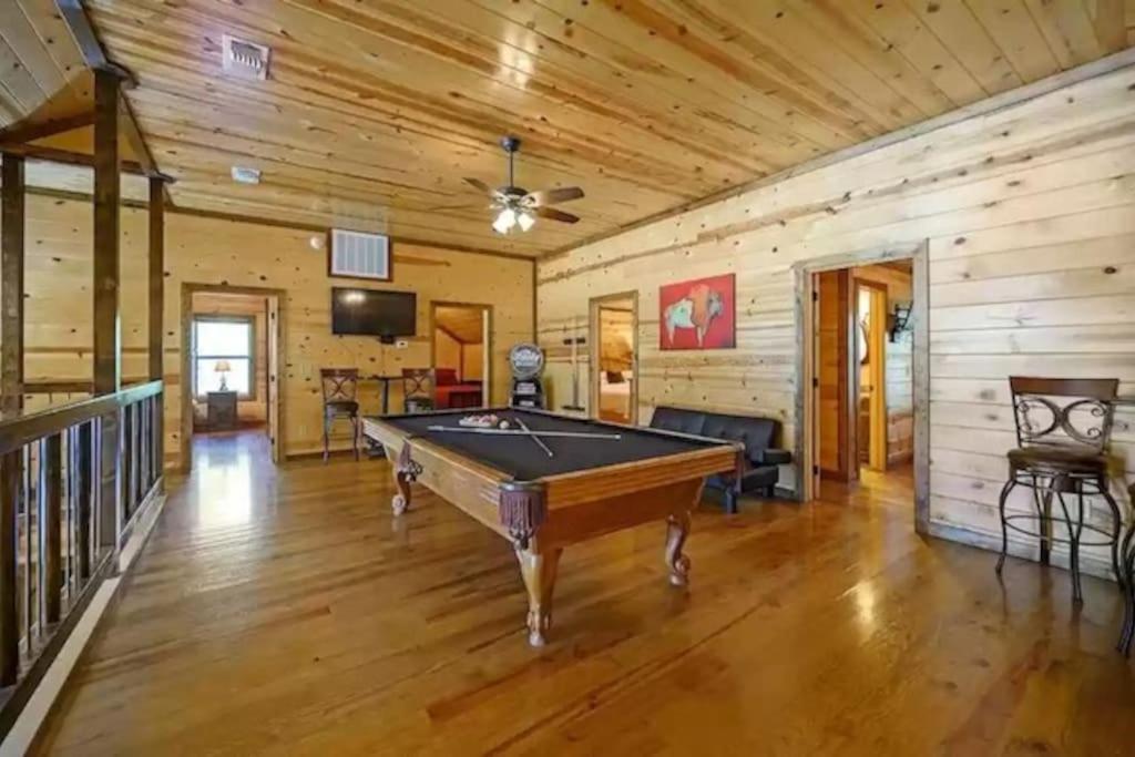 Iron Horse Lodge Sleeps 18, Games, Fire Pit, Hot Tub, Ev, More Брокен-Боу Экстерьер фото
