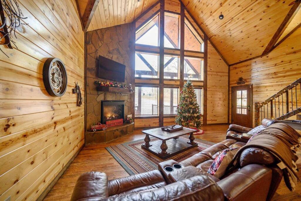 Iron Horse Lodge Sleeps 18, Games, Fire Pit, Hot Tub, Ev, More Брокен-Боу Экстерьер фото