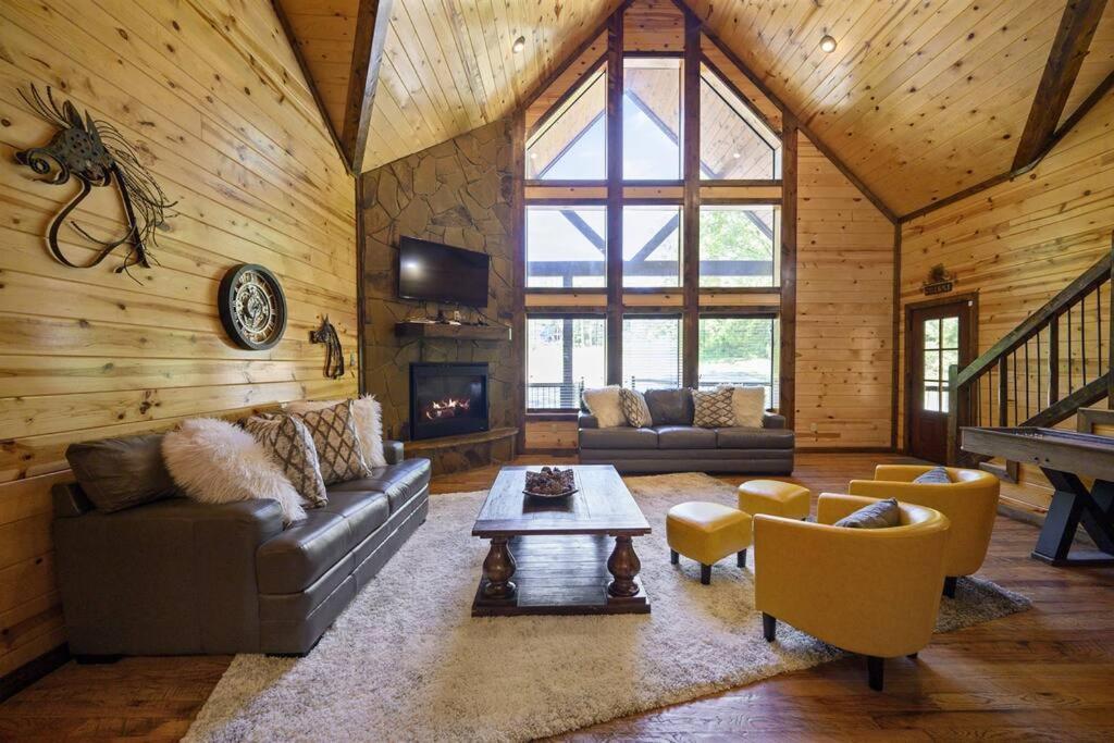Iron Horse Lodge Sleeps 18, Games, Fire Pit, Hot Tub, Ev, More Брокен-Боу Экстерьер фото