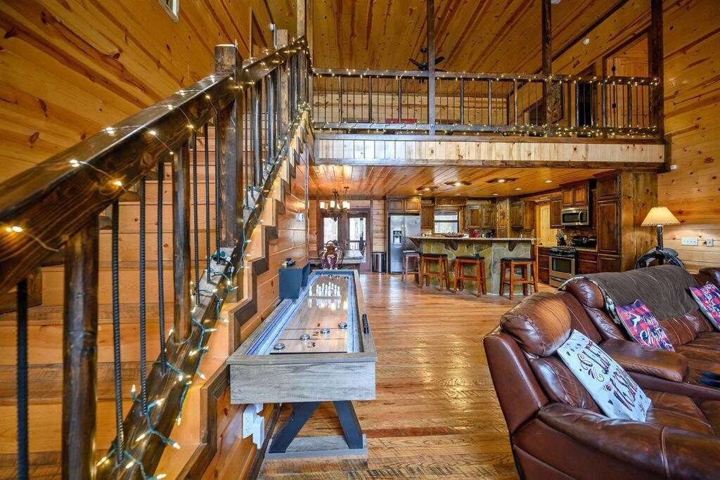 Iron Horse Lodge Sleeps 18, Games, Fire Pit, Hot Tub, Ev, More Брокен-Боу Экстерьер фото