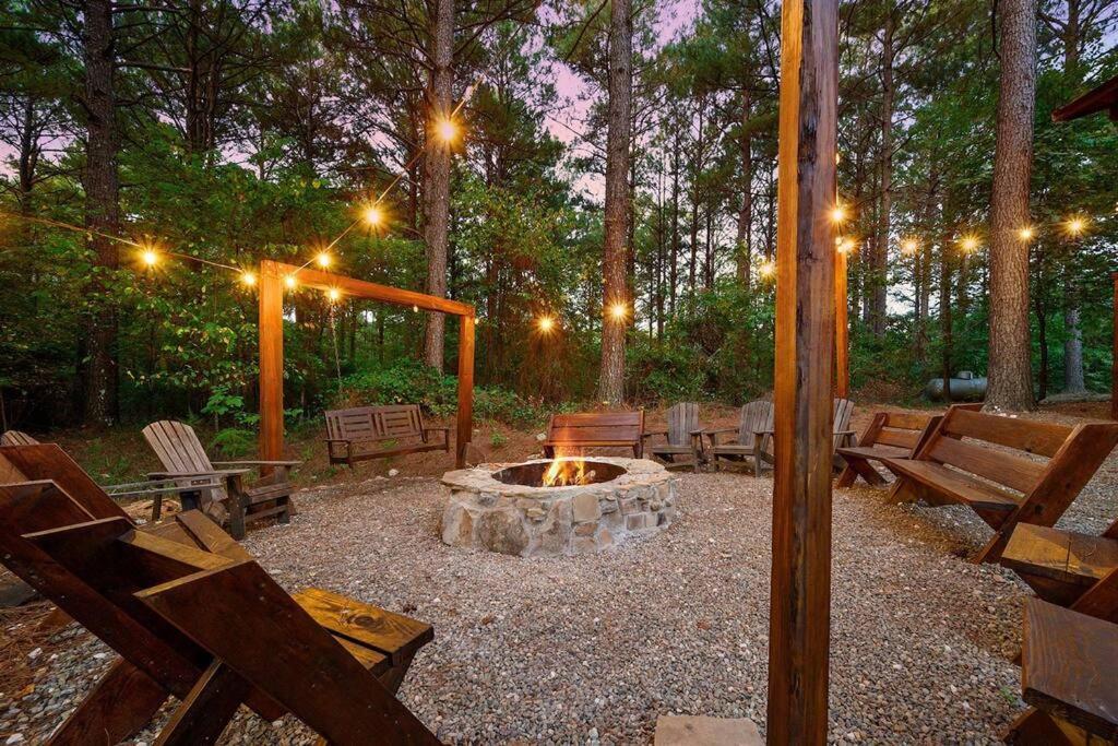 Iron Horse Lodge Sleeps 18, Games, Fire Pit, Hot Tub, Ev, More Брокен-Боу Экстерьер фото
