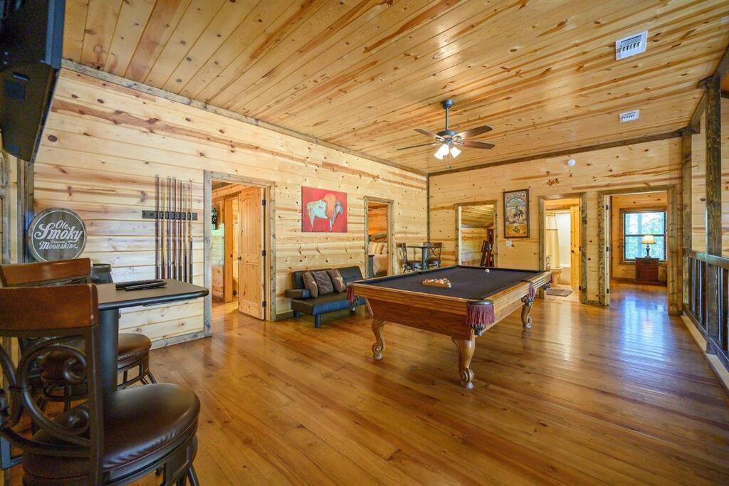 Iron Horse Lodge Sleeps 18, Games, Fire Pit, Hot Tub, Ev, More Брокен-Боу Экстерьер фото